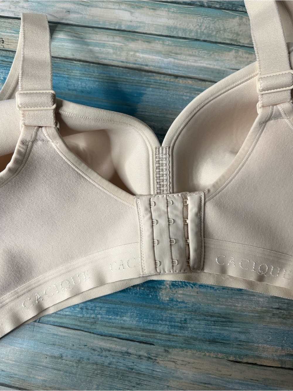 Cacique Seamless Full-Coverage Wireless Bra in Off-White 42 DD - Picture 6 of 8